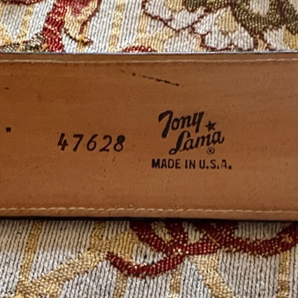 Tony Lama vintage brown women’s size 32 belt gold buckle